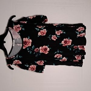 Persaya Floral Top Size XL